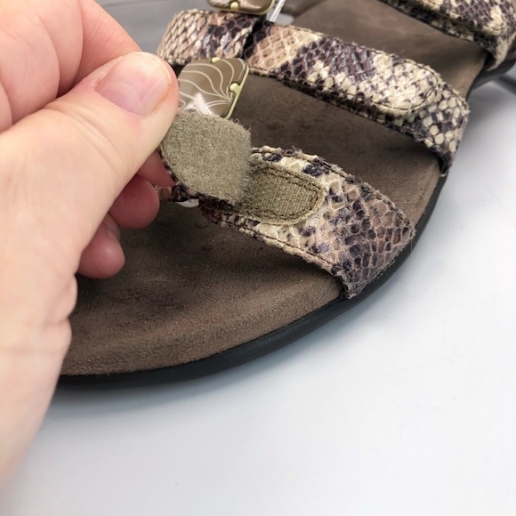 Vionic Amber Sandals Sz 10 M Natural Snake Velcro - Picture 8 of 16